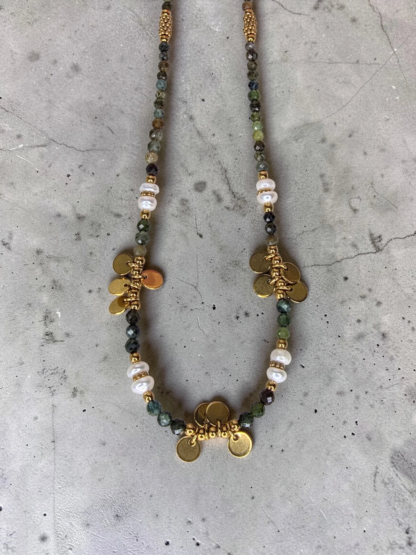 Collier CORA